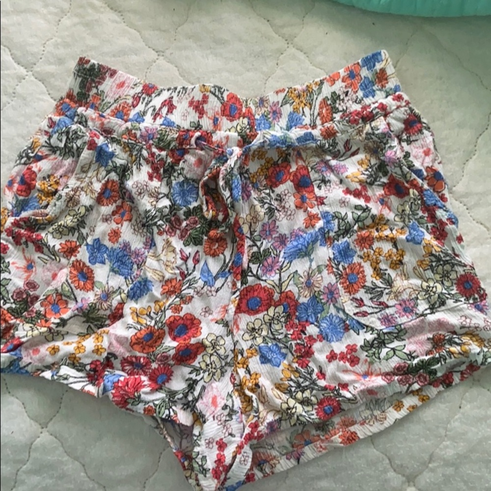 floral shorts